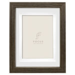 Рамка за снимки Focus Dahlia Walnut 20x30 см., с паспарту за 15х20 см., дървена